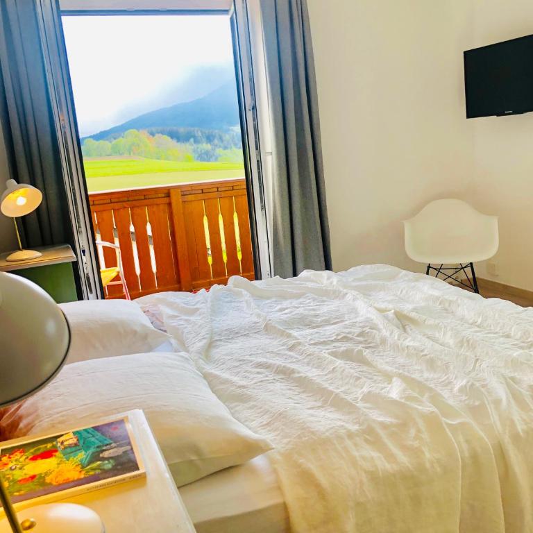 Hotel Sonnenhof - bed & breakfast & appartements - Standard Doppelzimmer mit Balkon - 3
