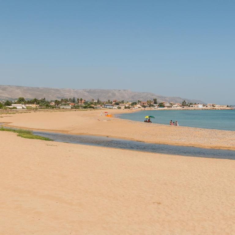 Red house near the sandy beach, parking & wi-fi - Casa con 3 Camere da Letto - 63