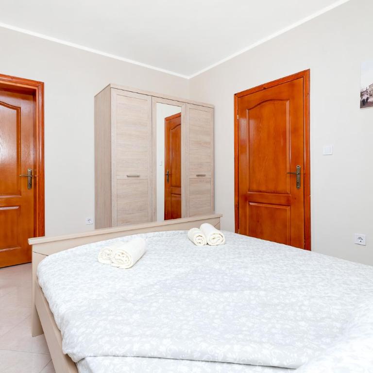 Apartments Donkovic - Two-Bedroom Apartment - 14