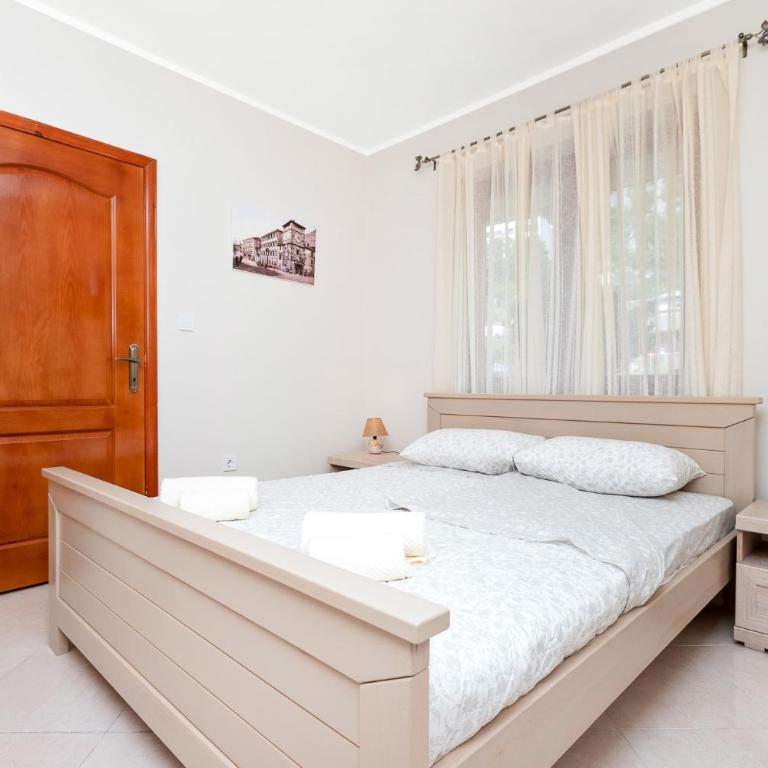 Apartments Donkovic - Two-Bedroom Apartment - 9