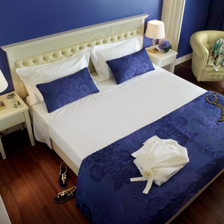 Hotel Tiffany's - Double Room with Balcony - 4