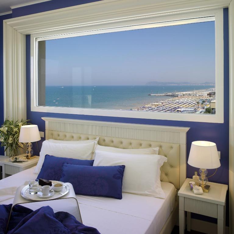 Hotel Tiffany's - King Room with Sea View - 2