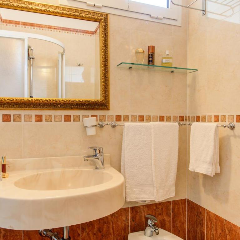 Hotel Nanni - Camera Superior Matrimoniale/Doppia con Letti Singoli - 3