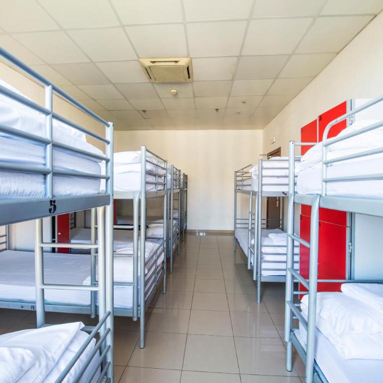 Safestay Barcelona Passeig de Gràcia - Bed in 12-Bed Mixed Dorm Shared Bathroom - 7