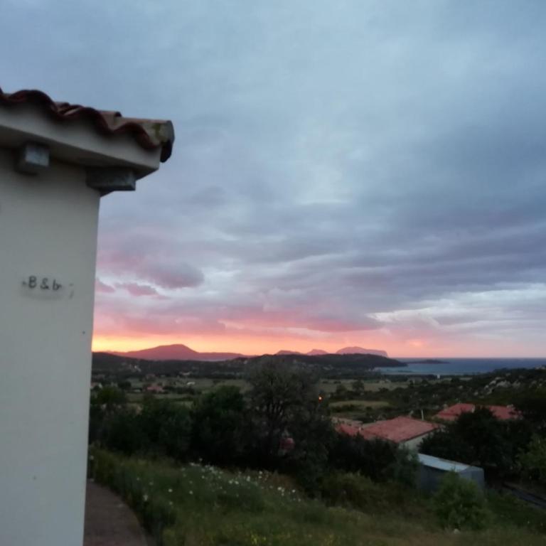 Frina di Mari Monte Petrosu - Camera Matrimoniale con Balcone e Vista Mare - 6