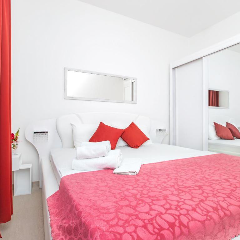 Apartments Castello - One-Bedroom Apartment with Sea View - 33