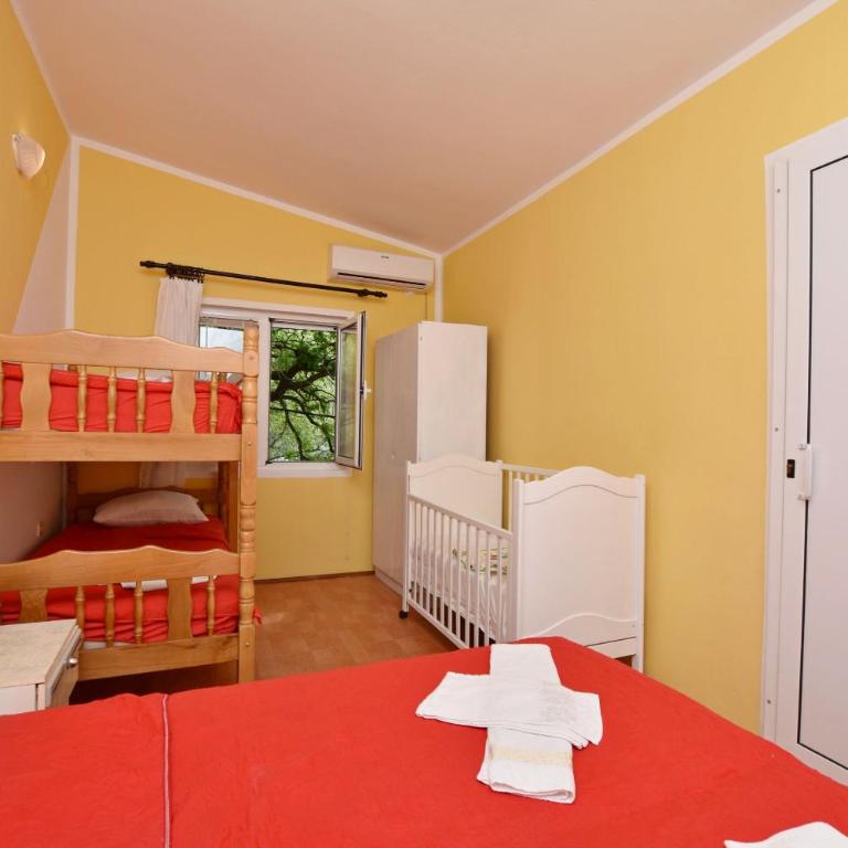 Apartments Siljak - One-Bedroom Apartment with Terrace - 15
