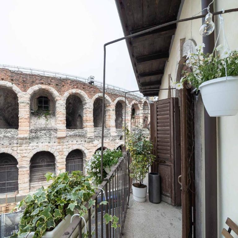 Arena Balcony - Maisonette - Attic - 37