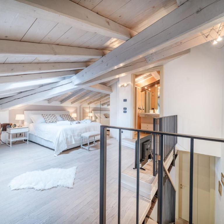 Arena Balcony - Maisonette - Attic - 10