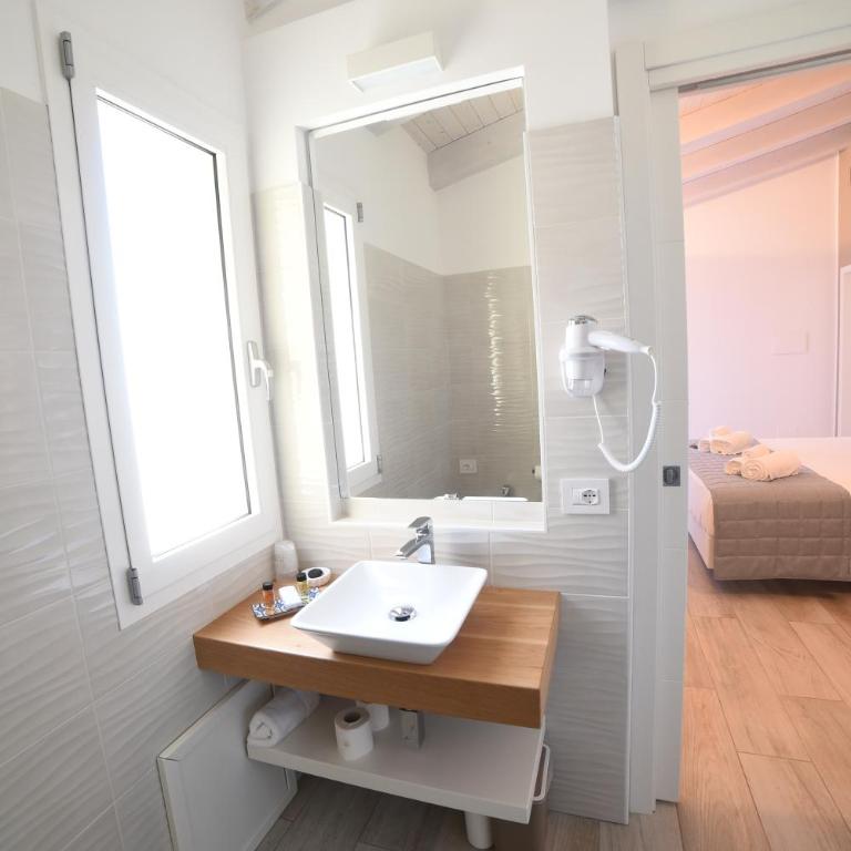 La Torre del Mulino - SUPERIOR Rooms - King Room with Sea View - 19