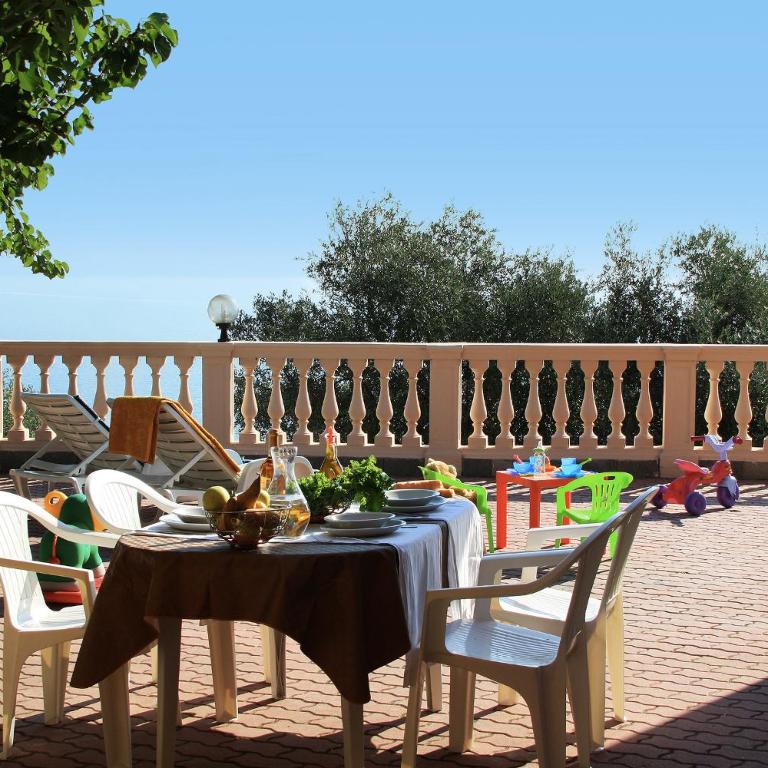 Appartamenti Villa Chiara - Appartamento su 2 Livelli con 2 Camere da Letto e Terrazza (6 Adulti) - Strada Comunale Poggi 121 - 3