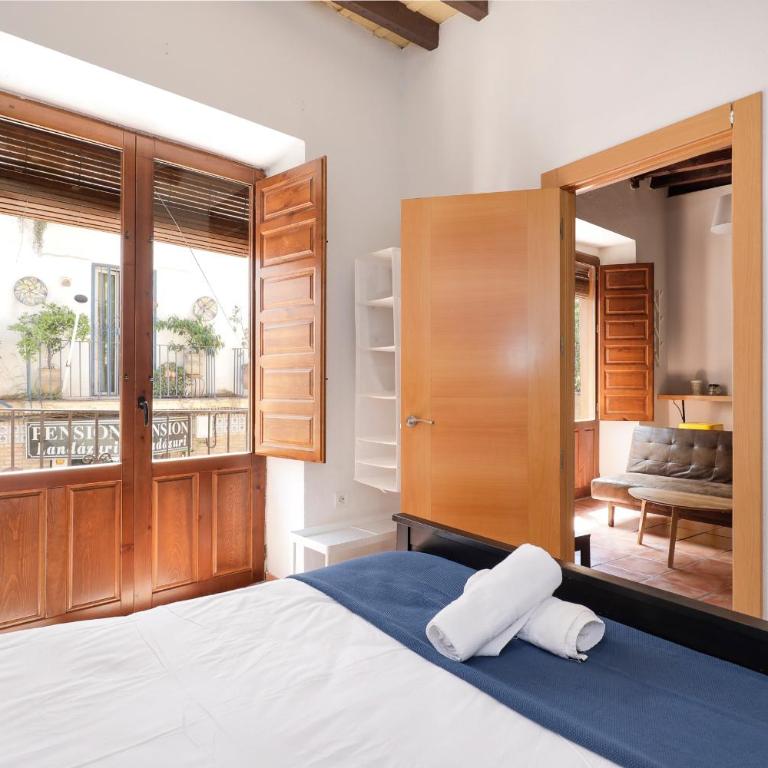Urban Suites Granada - Apartment - 4