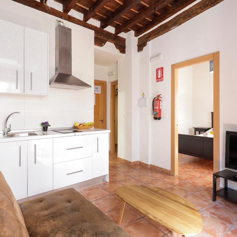 Urban Suites Granada - Apartment - 2