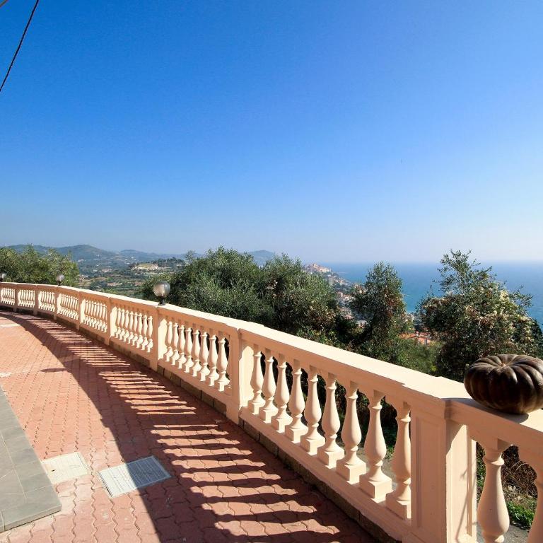 Appartamenti Villa Chiara - Appartamento su 2 Livelli con 2 Camere da Letto e Terrazza (6 Adulti) - Strada Comunale Poggi 121 - 1