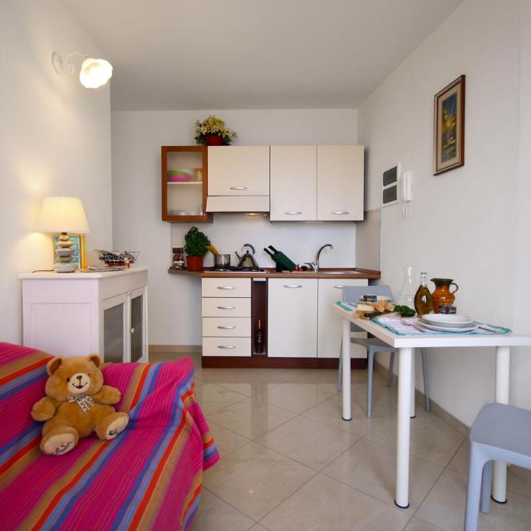 Appartamenti Villa Chiara - Appartamento con 1 Camera da Letto e Terrazza (3 Adulti) - Strada Comunale Poggi 121 - 2
