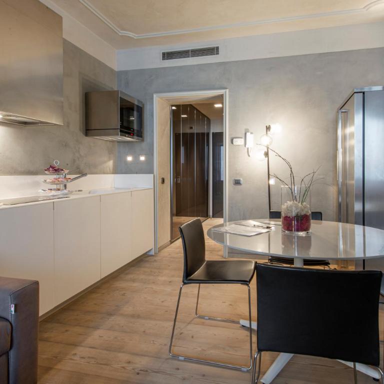 Milan Royal Suites – Centro - Suite Beethoven VI - Via Romagnosi 4 - 1