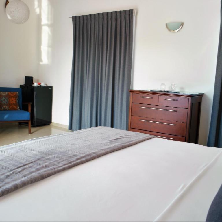 Merida Santiago Hotel Boutique - King Suite with Private Terrace and Pool View. - 5