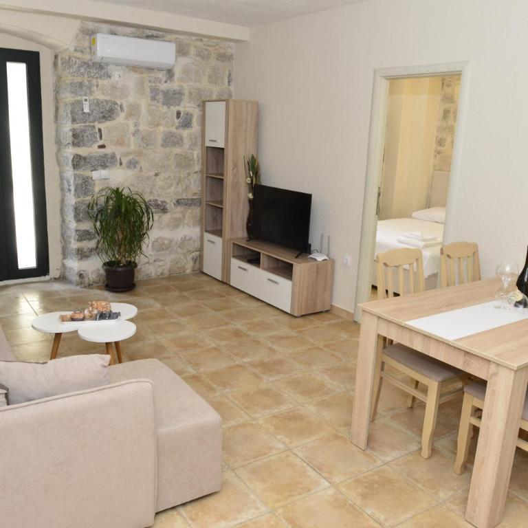 Villa Andrea Apartments with parking - Deluxe One Bedroom Apartment - 13
