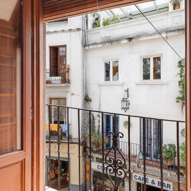 Urban Suites Granada - Apartment - 7