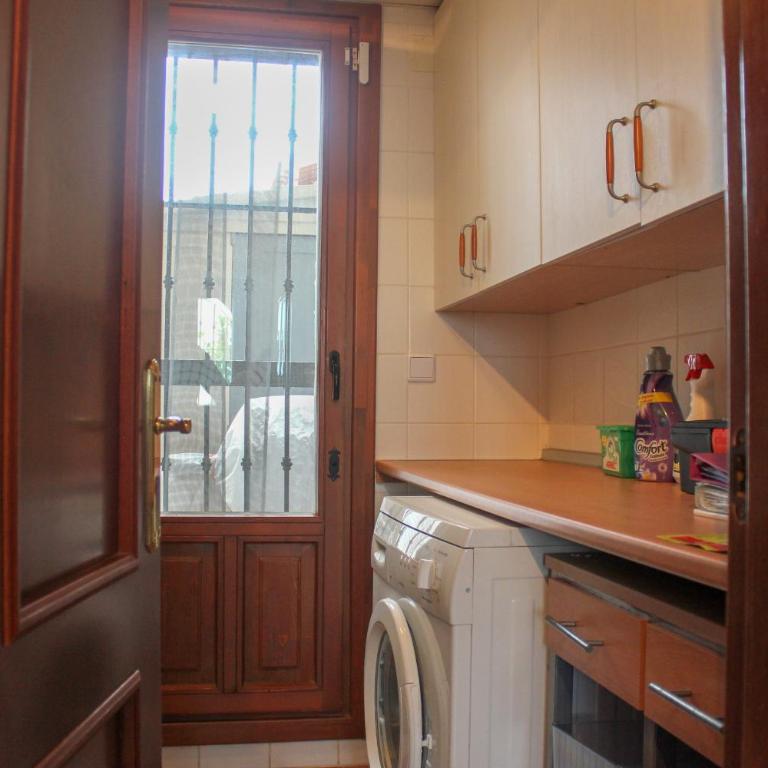 (ROU002) Cómoda Casa con Puerta a la Piscina - Casa Unifamiliar de 3 dormitorios - 11