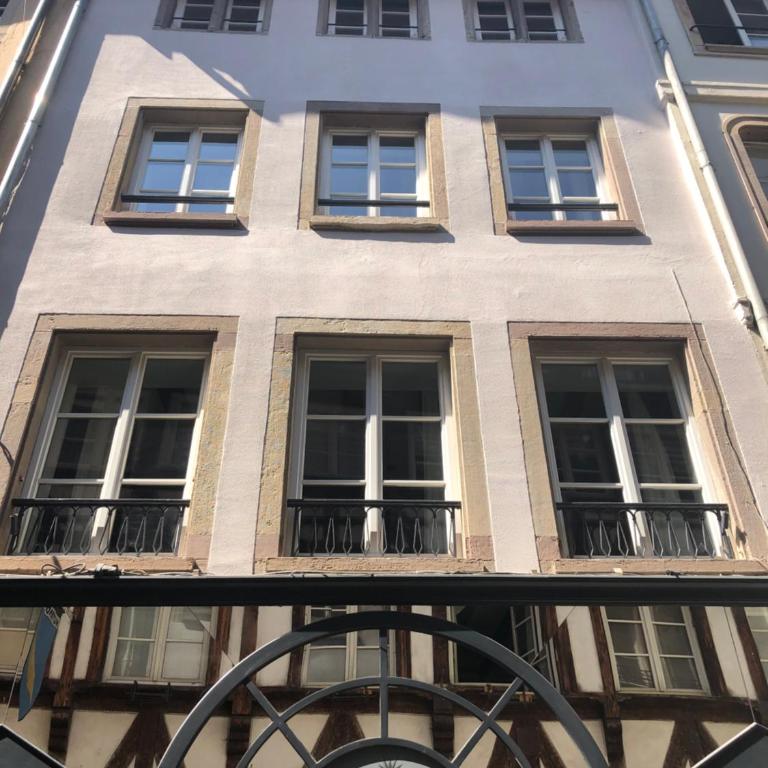 Carpe Diem Home - Two-Bedroom Apartment La Cathédrale - Second Floor - 10