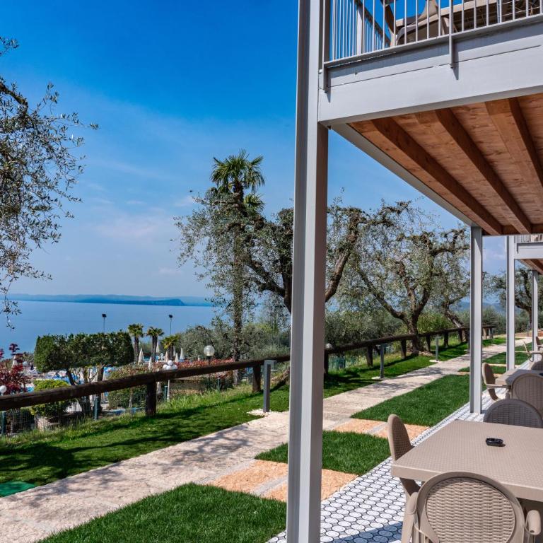 Residence Arca - Appartamento Deluxe con 2 Camere da Letto e Balcone o Terrazza con Vista Lago - 9