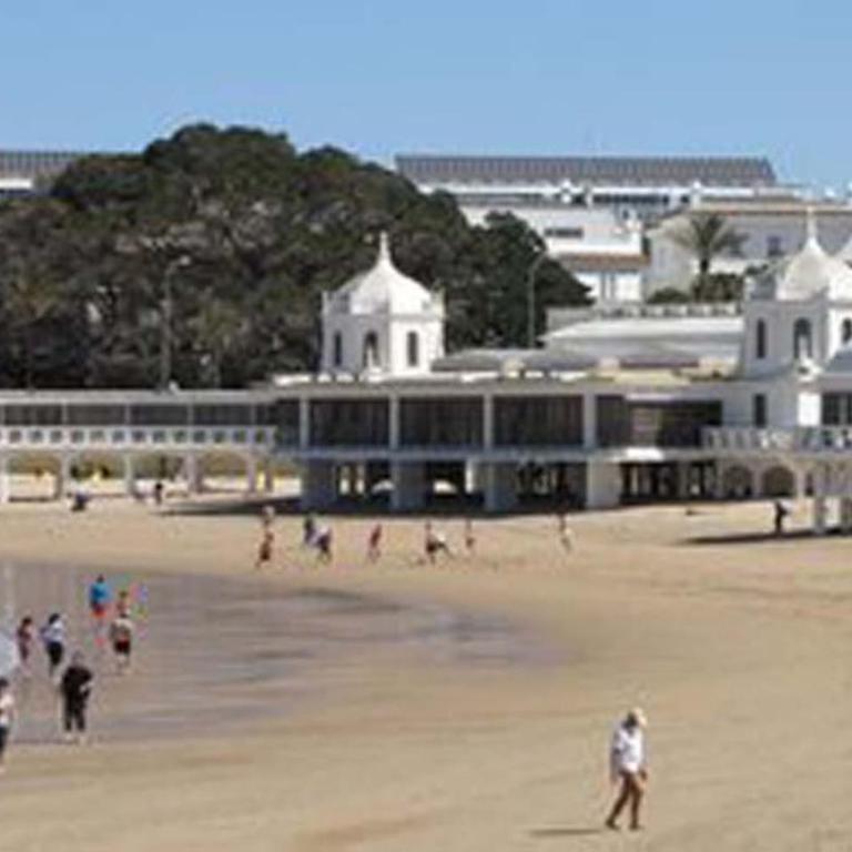 Apartamento en pleno centro de Cadiz con parking economico - Apartamento de 2 dormitorios - 2