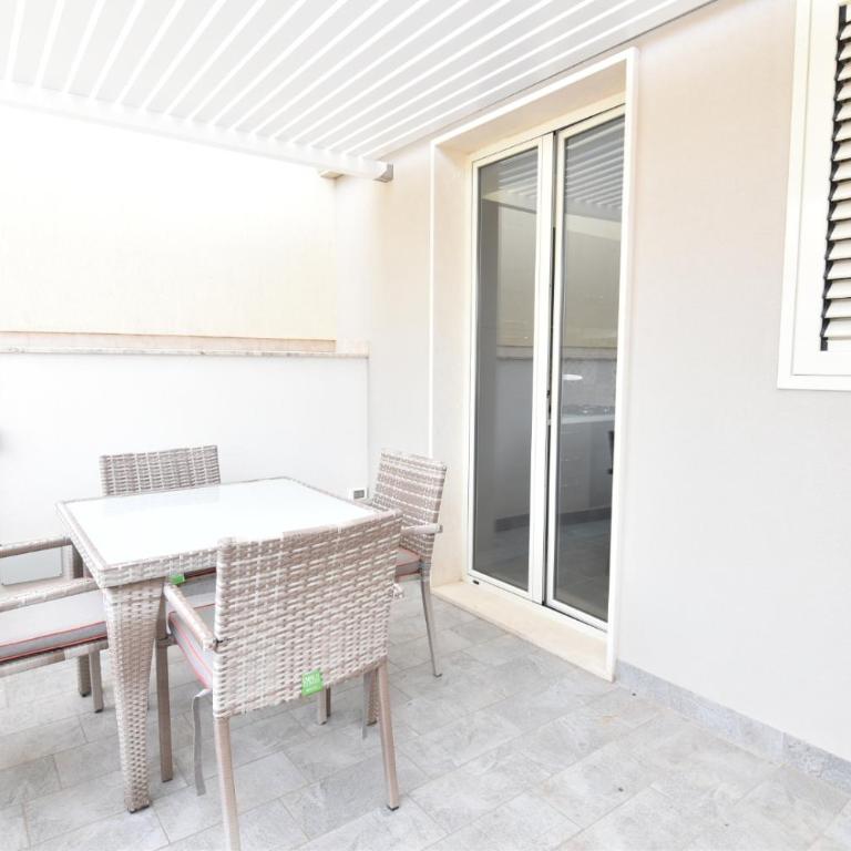 Golden Jubilee, a pochi passi da spiaggia e centro - Appartamento con 2 Camere da Letto e Terrazza - 2