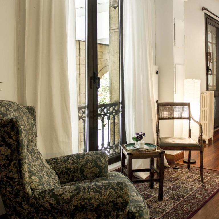 Central, Spacious and Authentic Family Apartment - Apartamento - 14