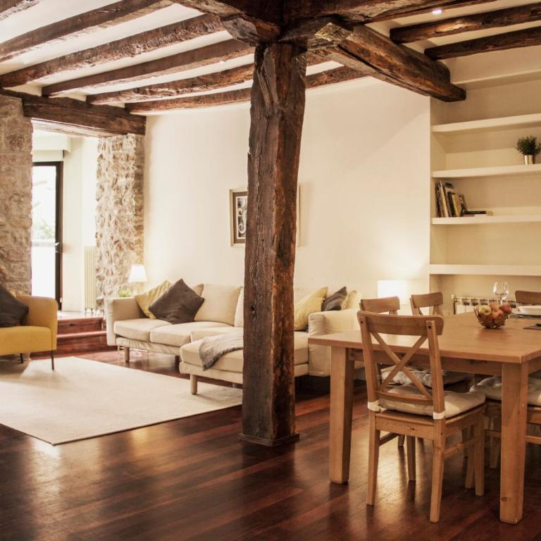 Central, Spacious and Authentic Family Apartment - Apartamento - 1