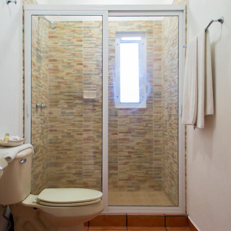 Hotel Posada De Roger - Near Los Muertos Beach - Suite - 10