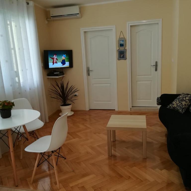 Apartment Nikolic Kotor - One-Bedroom Apartment - 11