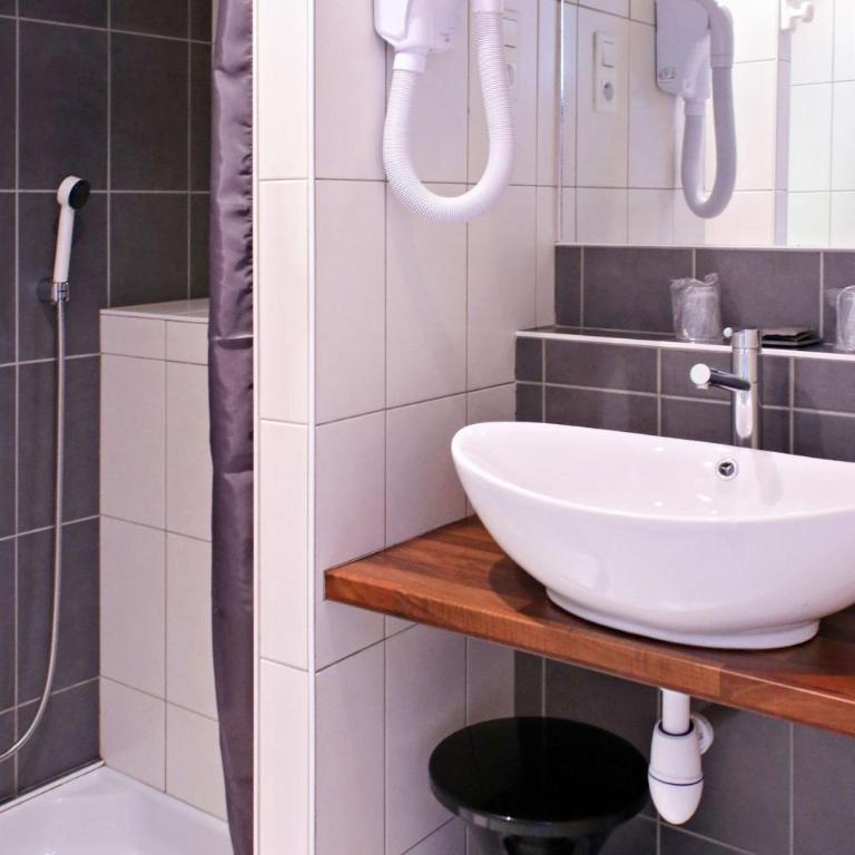 Hôtel Les Embruns Sables d'Olonne - Chambre Double Supérieure - 12