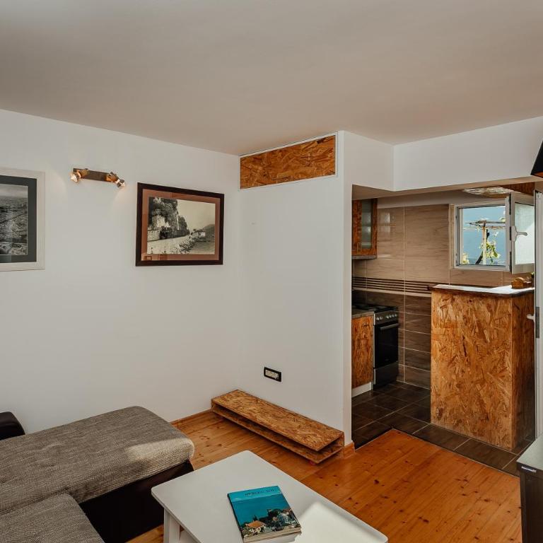 Apartmani Lovor - Apartment with Terrace - 7