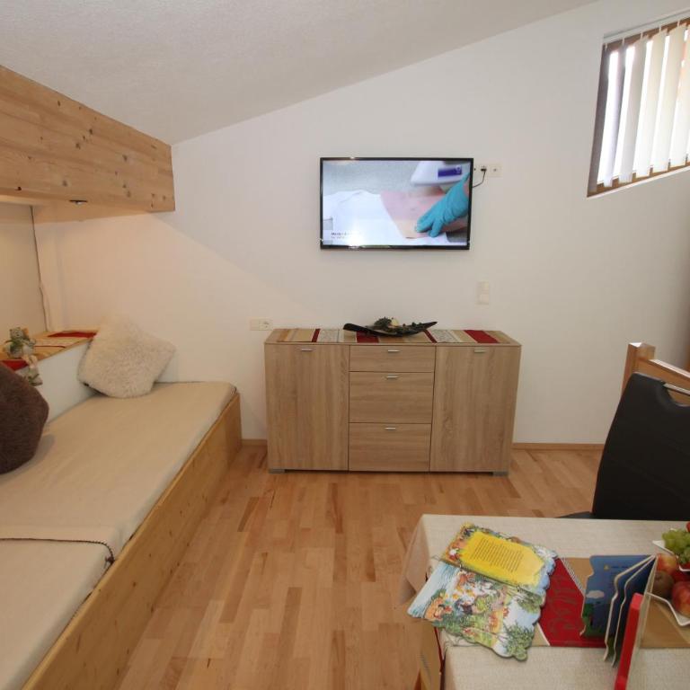 Landhaus Granat - Apartment mit 3 Schlafzimmern, Balkon und Terrasse - 13