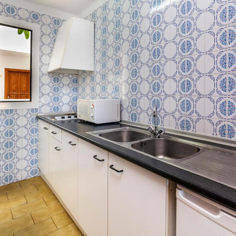 Apartamentos Charlys Can Picafort - Two-Bedroom Apartment - 9