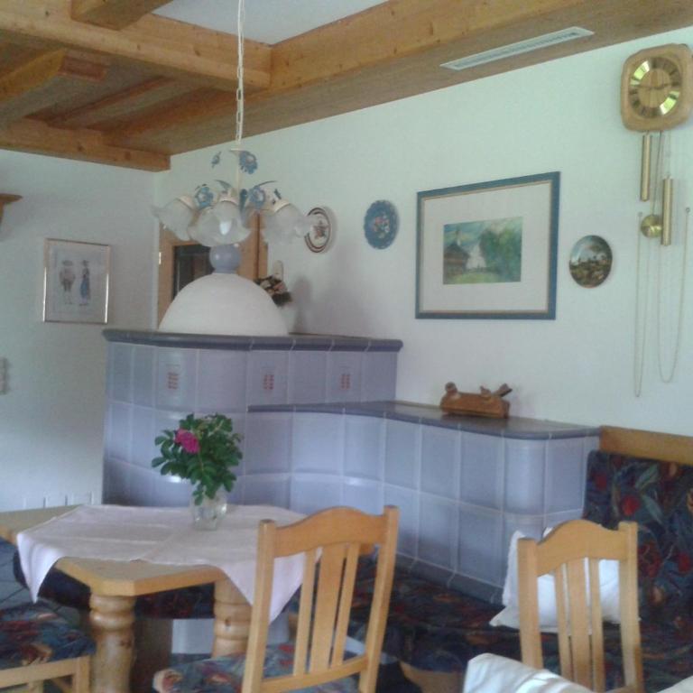 Bauernhof Tuxerschafer - Doppelzimmer mit Balkon - 2