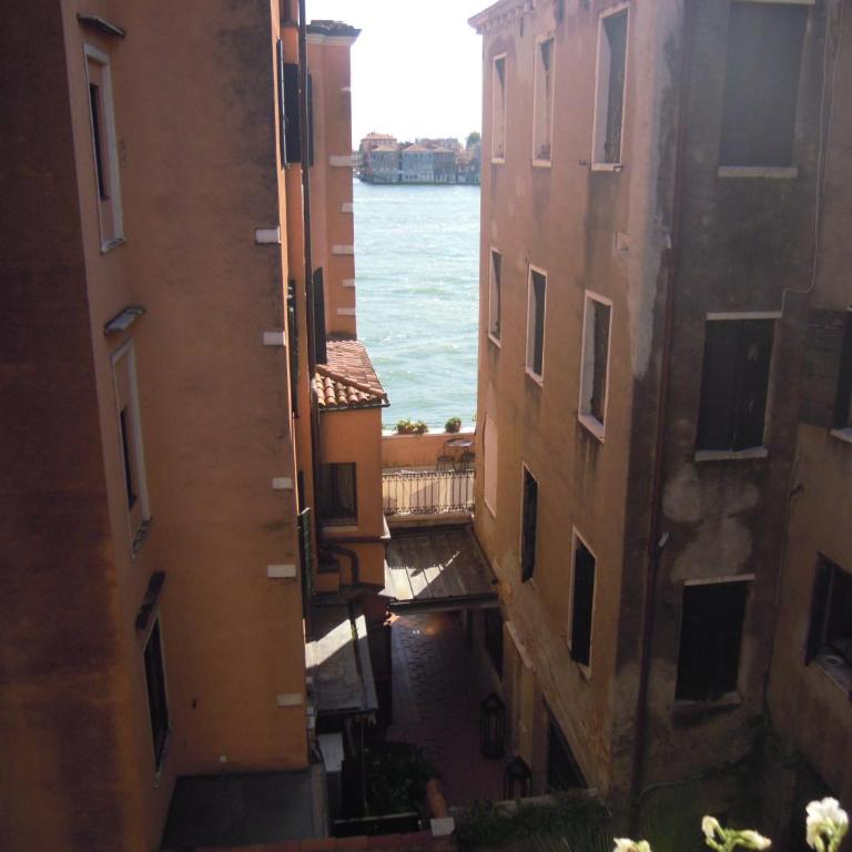 La Residenza 818 - Suite con Vista Giardino e Bagno Privato Interno - 1