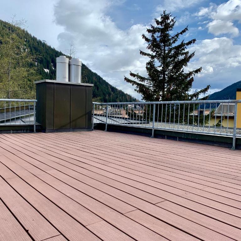 Holiday Apartment Gian - close to the Kongresshaus, the ice hockey stadium, cross-country skiing, the Eau-la-la indoor pool and wellness, large supermarket, 2 bus stops, with an indoor garage and fully equipped - Apartment mit 1 Schlafzimmer - 52