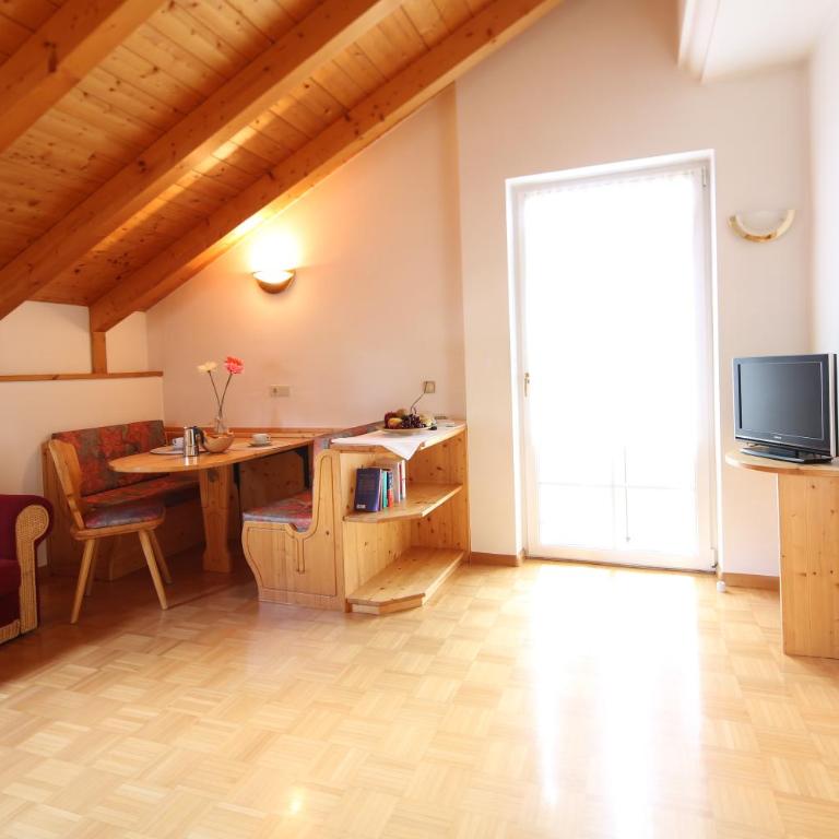 Residence Rose - Apartment mit 1 Schlafzimmer und Balkon - 1