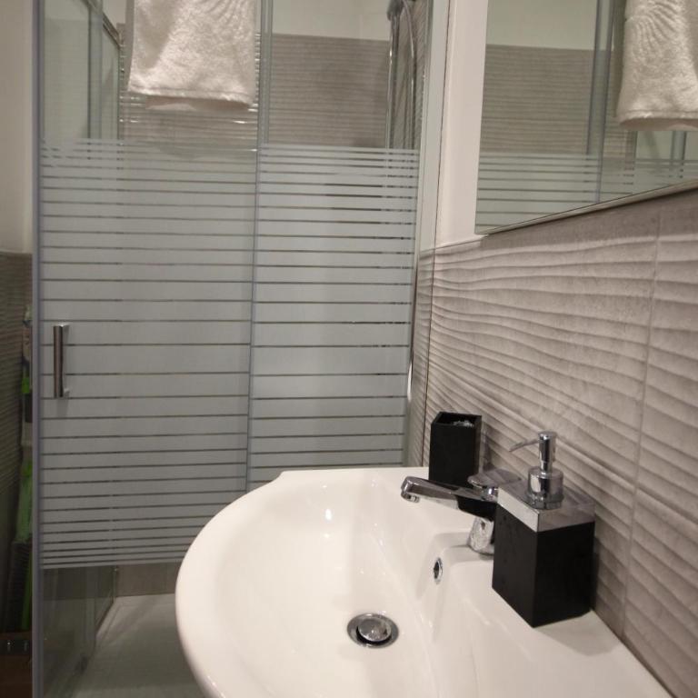 B&B Cavirani - Camera Tripla - 20