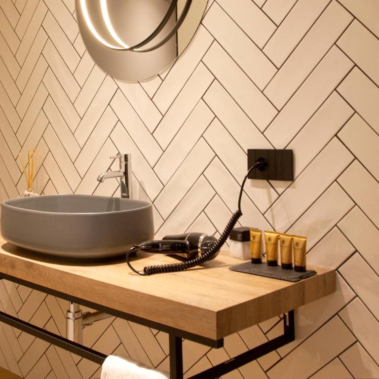 Meg Lifestyle Hotel & Apartaments - Junior Suite con Balcone - 11