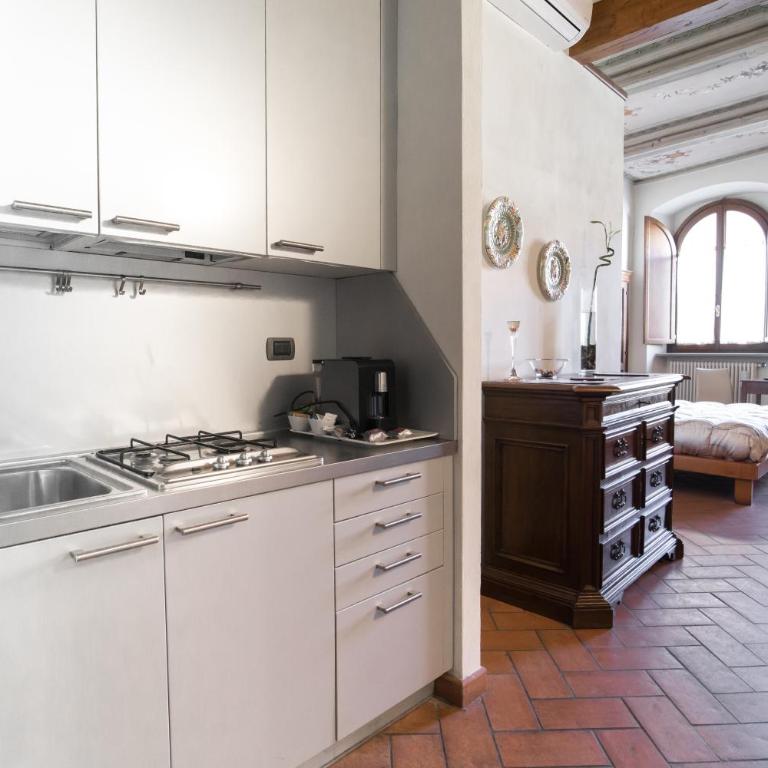 La Corte Del Re Suite & Rooms Arezzo - King Suite - 8