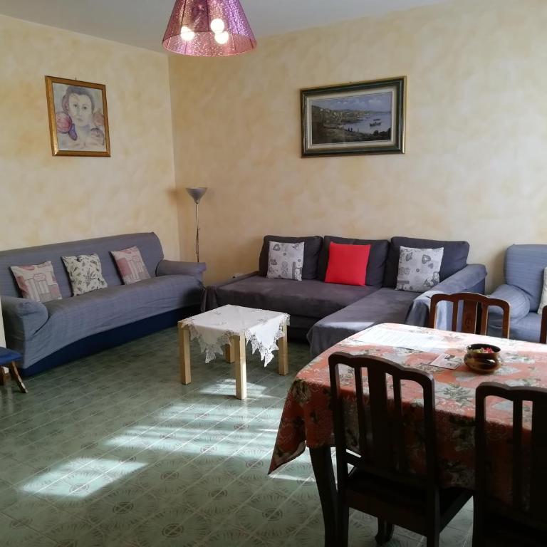Rosso Tirano - Apartment - 14