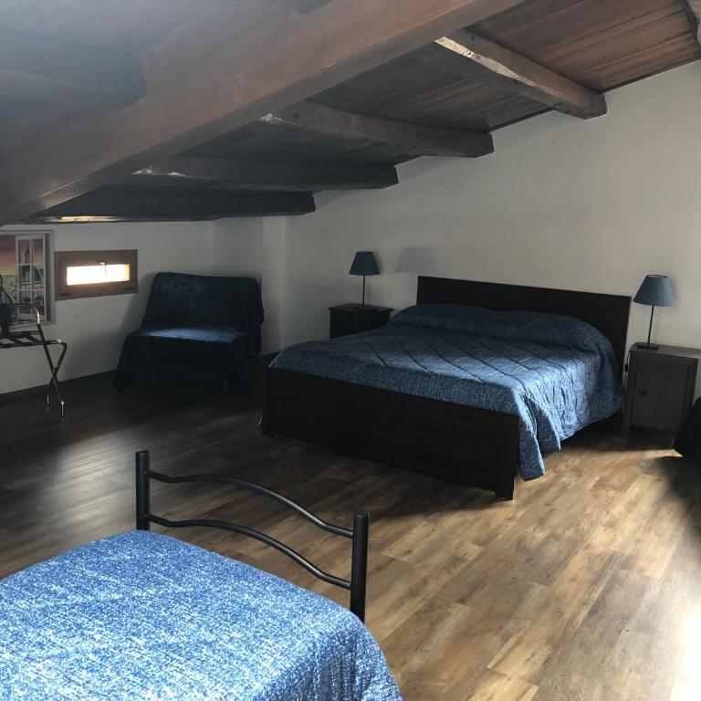 BB Il Re Alla Reginella Guest House - Family Room with Private External Bathroom - 7