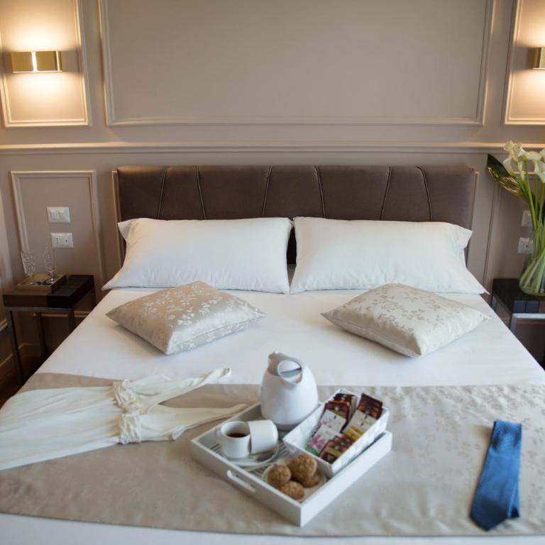 Unicum Roma Suites - Camera Matrimoniale Deluxe con Balcone - 3