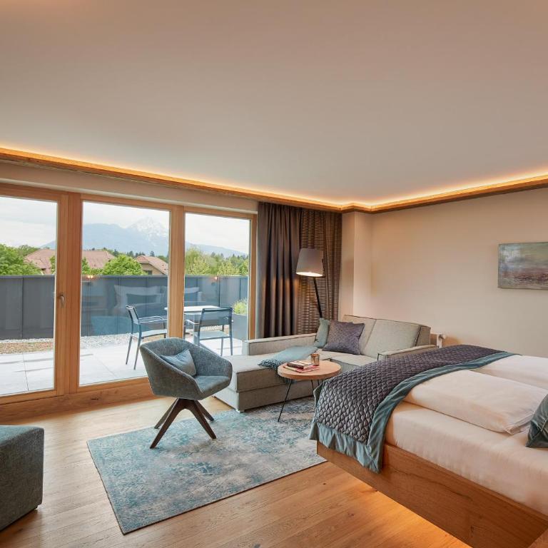 Laschenskyhof Hotel & Spa - Superior Double Room Deluxe with Balcony - 3