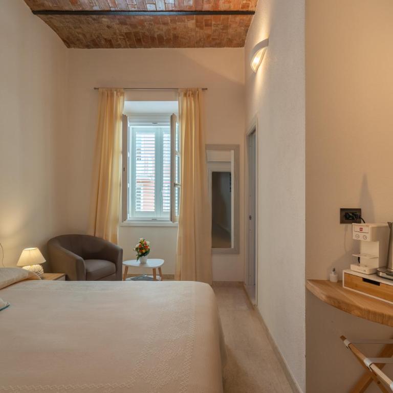 Corso Umberto Rooms - Camera Deluxe - 13