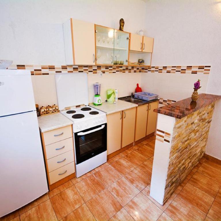 Apartments Bella di Boka - Komfor Apartman sa 2 Spavaće Sobe i Balkonom - 2
