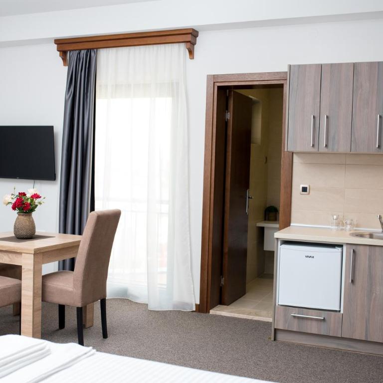 IPN APARTMENTs - King Suite - 11